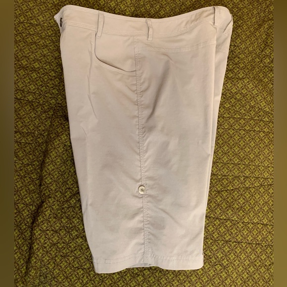 Grey hiking shorts, button up sides, size medium - Picture 2 of 3